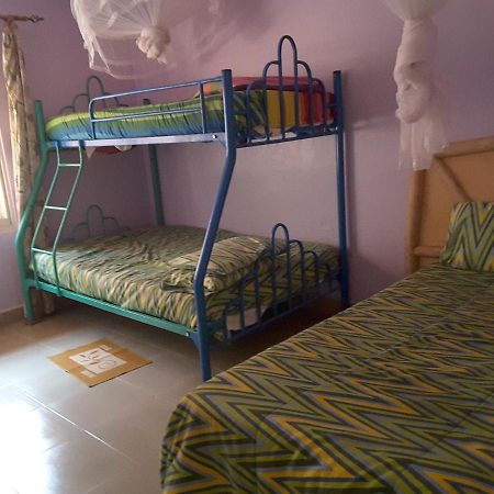 Brownstone Country Home Lira Екстер'єр фото