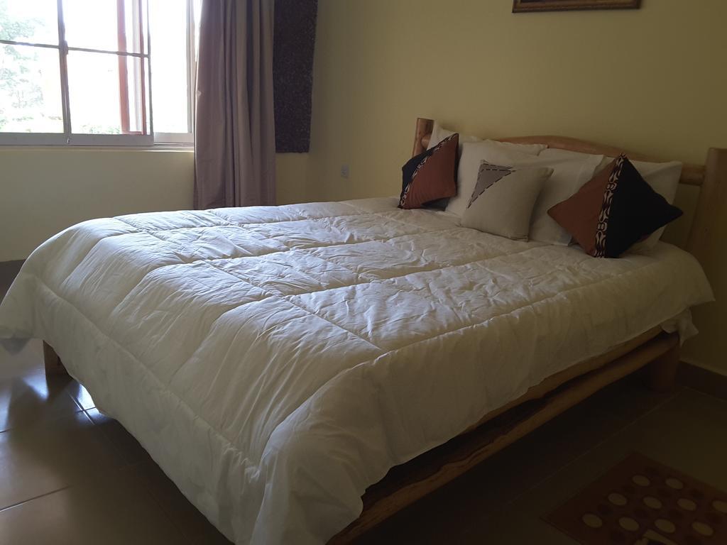 Brownstone Country Home Lira Екстер'єр фото